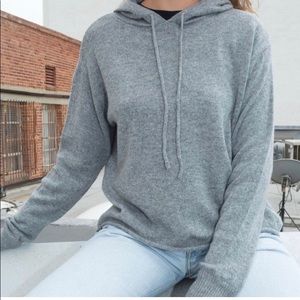Brandy Melville “Giovanna” hoodie sweater